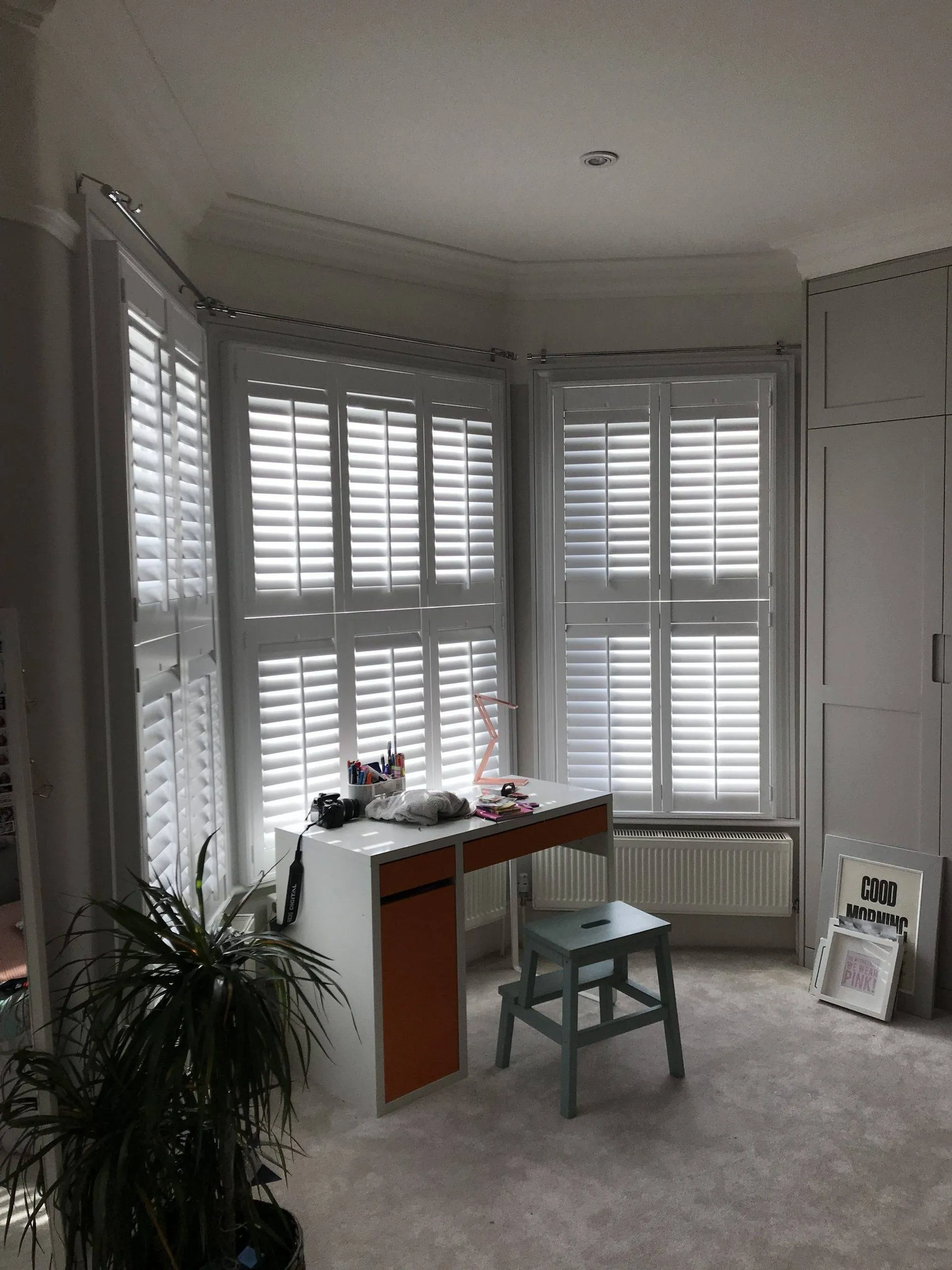 Tier-on-Tier-Plantation-Shutters-by-EFL-Shutters-London-16-scaled-1